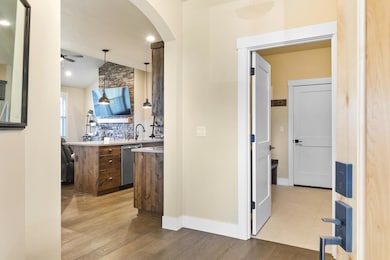 4269 SW 42nd St, Redmond, OR 97756 - photo 4