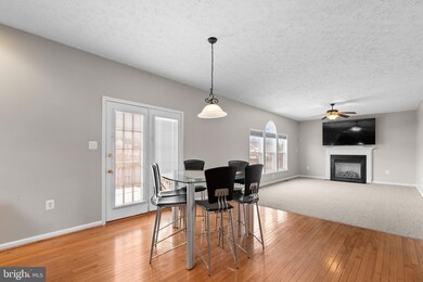 10280 Warfield St, White Plains, MD 20695 - photo 5