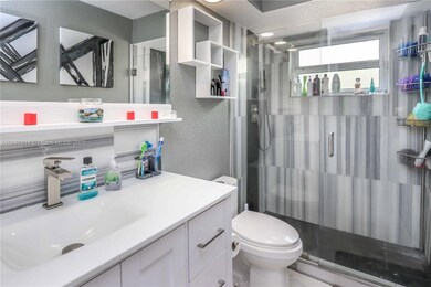 5423 SW 152nd Place Cir, Miami, FL 33185 - photo 5