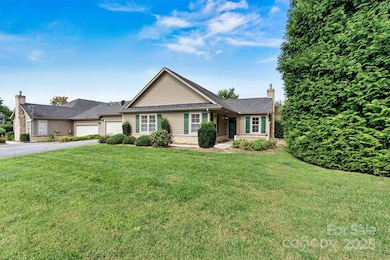 823 Wynnshire Dr unit B, Hickory, NC 28601 - photo 2