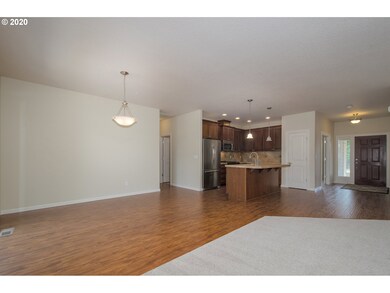 14764 SE Island Woods Ct, Clackamas, OR 97015 - photo 7