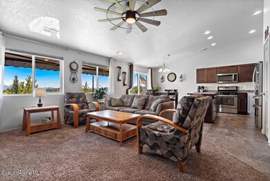 Family Room (1)