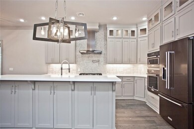 Great size kitchen with all the extras a cook coul
