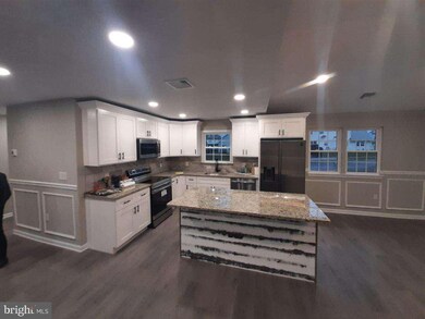 262 Appletree Dr, Levittown, PA 19055 - photo 4