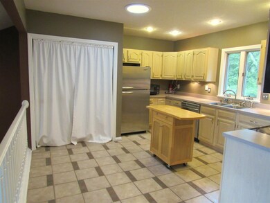 812 W Rosewood Dr, Bloomington, IN 47404 - photo 4