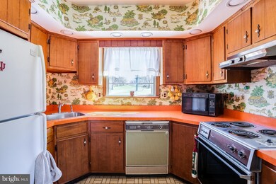 103 Jefferson Ave, Cockeysville, MD 21030 - photo 6