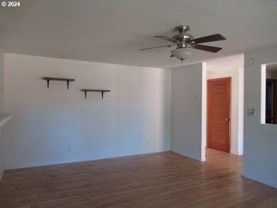 456 SW Chapman St, Sheridan, OR 97378 - photo 5