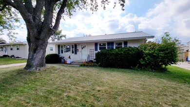 865 Hillview Dr, Marion, IA 52302 - photo 4