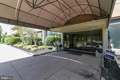 405 Barclay Towers, Cherry Hill Township, NJ 08034 - photo 3