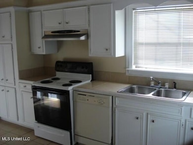 5301 Ridgewood Rd, Jackson, MS 39211 - photo 3