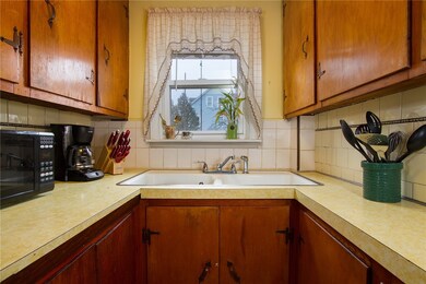 129 Pocasset Ave, Providence, RI 02909 - photo 6