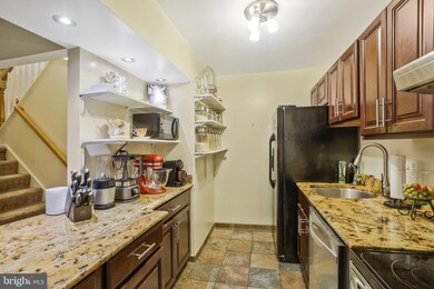 8646 Village Square Dr unit 13, Alexandria, VA 22309 - photo 7