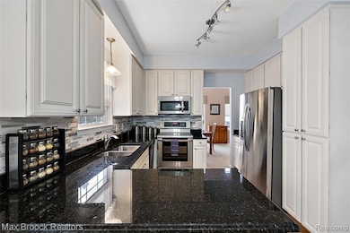 30847 Palmer Dr, Novi, MI 48377 - photo 6