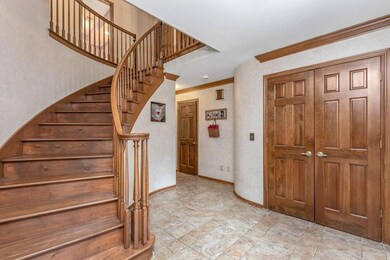 8161 Linden Leaf Circle-4.jpg-SMALL