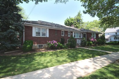 243 Edison St, Staten Island, NY 10306 - photo 2