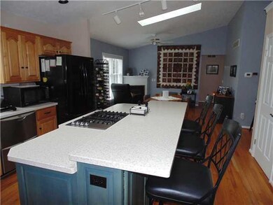 Kitchen Bright Kitchen area with Breakfast Bar