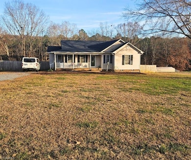 2209 Cedarwood Ct, Asheboro, NC 27205 - photo 2