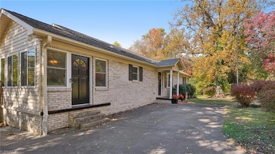 1608 Sharon Rd, Winston Salem, NC 27103 - photo 3