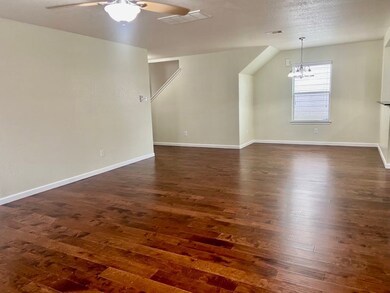 8827 Summerset Meadow Ct, Houston, TX 77075 - photo 4