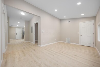 804 S Ashburton Rd, Columbus, OH 43227 - photo 5