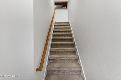 1966 Devinci Dr, Toledo, OH 43615 - photo 4