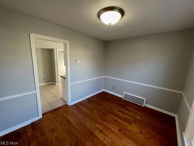 5221 Joseph St, Maple Heights, OH 44137 - photo 4