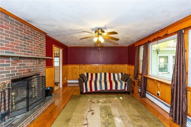 10 Eleanor Dr, Chepachet, RI 02814 - photo 3