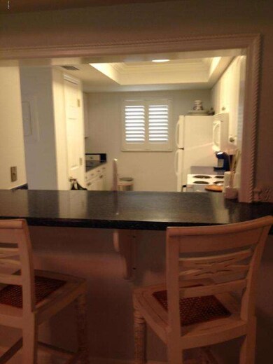 KITCHEN & BAR