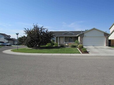 932 W Oakmont Ave, Nampa, ID 83686 - photo 2