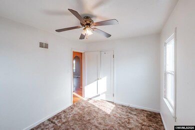 1098 14th Ave SW, Albany, OR 97321 - photo 3