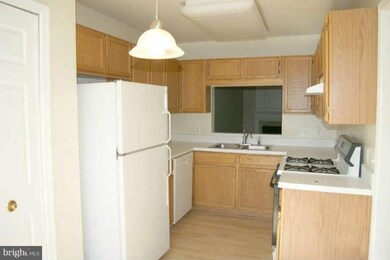 21805 Baldwin Square unit 21805, Sterling, VA 20164 - photo 3