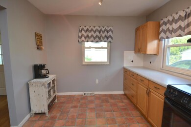 Eat-in Kitchen