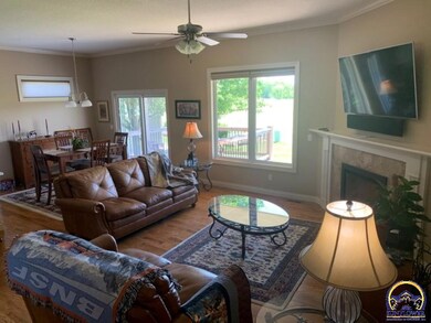 4535 SW Crenshaw Dr, Topeka, KS 66610 - photo 5