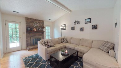 8 Vail Ct, Asheville, NC 28806 - photo 4