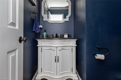 1/2 Bath