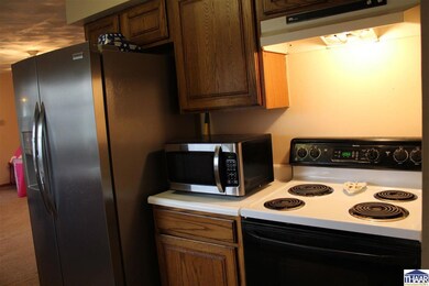 149 NE East St, Linton, IN 47441 - photo 6