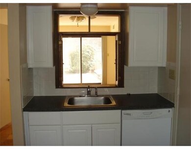 906 Windsor Dr unit 906, Framingham, MA 01701 - photo 4