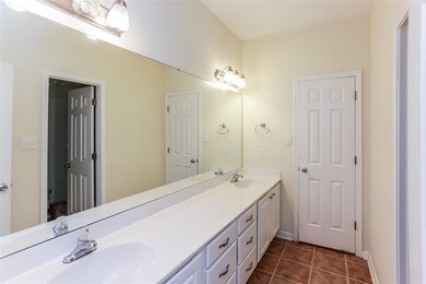 Large Jack & Jill Bath