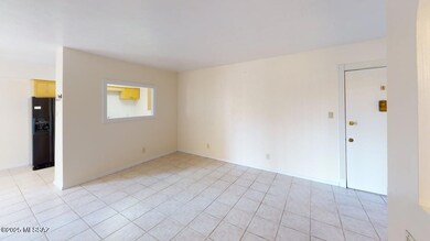 1600-n-wilmot-rd-unit-106-living-room