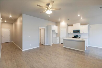 3909 Lynne Ave, Edmond, OK 73012 - photo 6