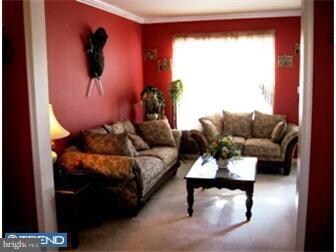 1045 Fallbrook Ln, Pottstown, PA 19464 - photo 7