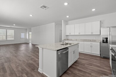 4141 Bermuda Ln, Seguin, TX 78155 - photo 5