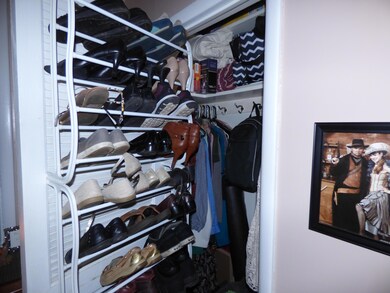 2568 Abington Rd, Columbus, OH 43231 - photo 6