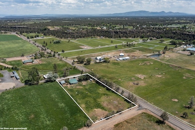 2025_05_28_637_ne_smith_rock_way-11