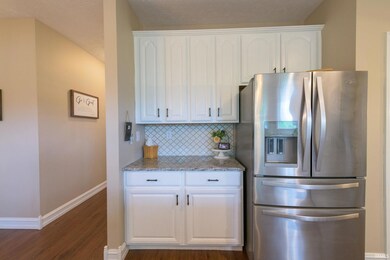 1627 Stonegate Cir, Lafayette, IN 47909 - photo 7