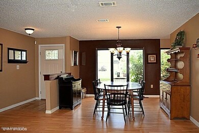 07_1133ApplinLane_2_DiningRoom_LowRes