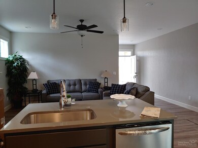 1426 NW Upas Ave, Redmond, OR 97756 - photo 3