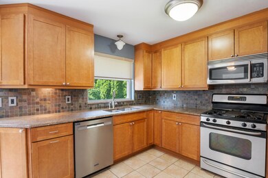 2152 Keylon Dr, West Bloomfield, MI 48324 - photo 3