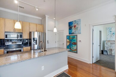 35 - 129 Walnut Street - #436 - Unit Int