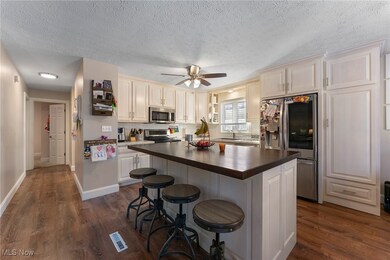 665 Wendemere Dr, Hubbard, OH 44425 - photo 7